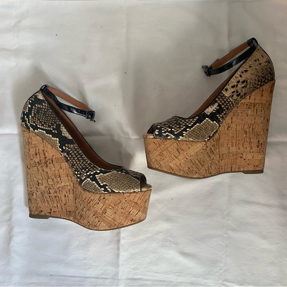 Cork Wedges